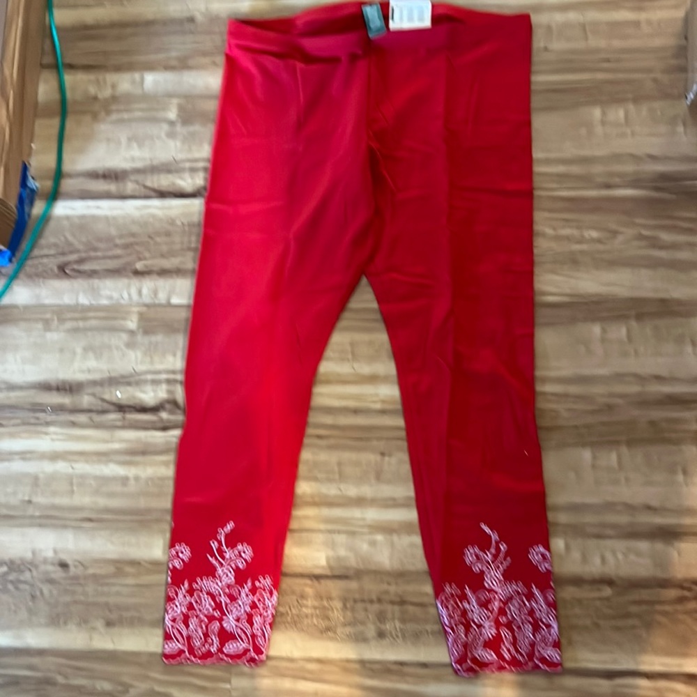 Super cute red leggings!❤️❤️❤️❤️